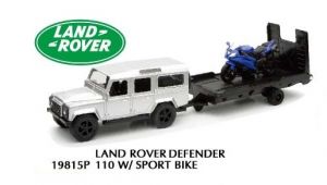 NEW19815F - LAND ROVER Defender 110 mit Tablett und blauem Motorrad