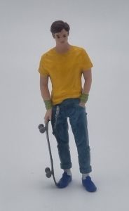 ATLAN32038 - Jugendlicher mit Skateboard