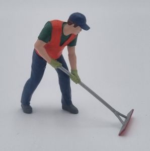 ATLAN32046 - Bauarbeiter mit Asphaltschaber