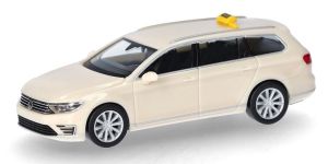 HER098212 - VOLKSWAGEN Passat Variant GTE Taxi beige