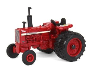 ERT44374 - FARMALL IH 1456 mit Zwillingshinterrädern und FFA-Logo.