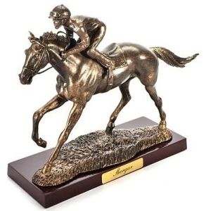 ATL4652103 - Rennpferd-Statue – Shegar