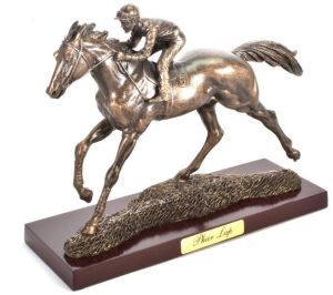 ATL4652114 - Rennpferd-Statue – Phar Lap