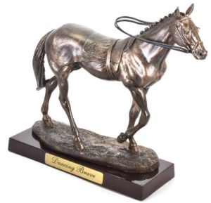 ATL4652116 - Rennpferd-Statue – Dancing Brave