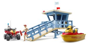 BRU62780 - Rettungsschwimmerhütte am Meer mit Fahrzeugen und Rettungsschwimmern