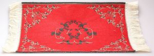 AKI0176 - Roter Teppich für Puppenhausmaß 24 x 15 cm