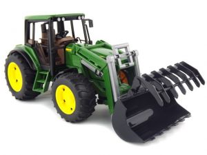 BRU2052 - JOHN DEERE 6920 mit Gabel Maßstab: 1/16