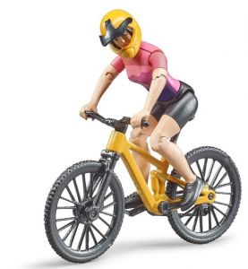 BRU63111 - Radfahrerfrau mit Fahrrad