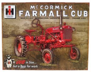 DE-TIN2132 - Metallschild McCORMICK Farmall Club – 40,5 x 31,8 cm