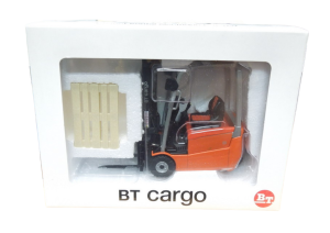 ROS00146 - BT Gabelstapler mit 1 Palette Maßstab: 1/23