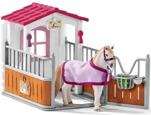 SHL42368 - Box mit Lusitano-Stute