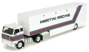 IXOTTR018 - VOLVO F88 4x2 und Martini Racing Van-Anhänger