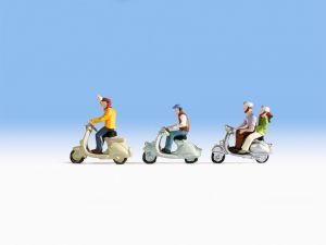 NOC15910 - Rollerfahrer