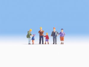 NOC15930 - Familie im Winter