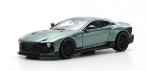 SCH43U00063 - ASTON MARTIN Valour 2024 Grün