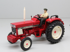 REP159 - INTERNATIONAL 644 2 Räder mit Fahrer