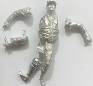 WM085U - Figur beim Treppensteigen Unlackiert