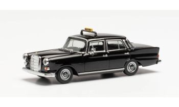 HER095686 - MERCEDES 200 Taxi schwarz