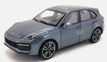 MNC110066070 - PORSCHE Cayenne Turbo S 2017 Blau-metallic