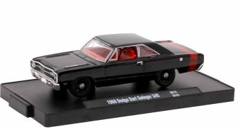 M2M-11228-111-A - 1969 Dodge Dart Swinger 340, schwarz und rot, noch in der Originalverpackung.