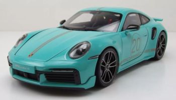 MNC113069077 - PORSCHE 911 Turbo S Sportcoupé Design 2021 grün