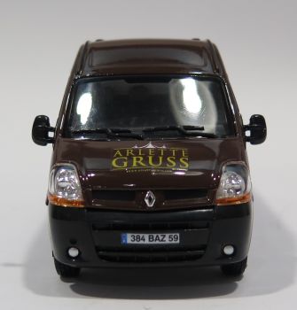ELI113911 - RENAULT Master - Cirque Arlette GRUSS bordeauxrot
