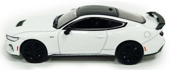 GREEN13370-F - 2024 Ford Mustang GL Muscle Series, weiß, noch in Blisterverpackung