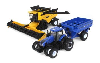 ERT13996 - Mähdrescher NEW HOLLAND CR8.90 SamrtTrax mit 2 Schneidwerken und Traktor NEW HOLLAND T8.410 mit Getreideanhänger J&M