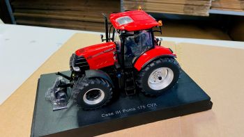 CW0166 - CASE IH Puma 175 CVX breite Räder