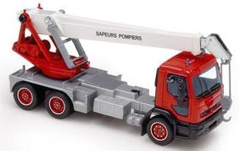 SOL3178 - RENAULT Premium Feuerwehrmann mit Kran Maßstab: 1/50