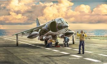 ITA1410 - Kampfflugzeug AV-8A Harrier zum Zusammenbauen und Lackieren