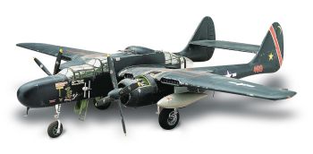 REV17546 - Black Widow P-61 Flugzeug zum Zusammenbauen