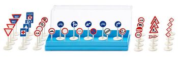 WIK001811 - Set of road signs Ech:1/87