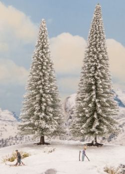 NOC21966 - 2 schneebedeckte Weihnachtsbäume 18 und 20 cm