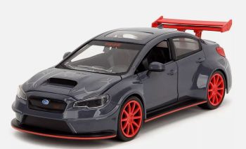 JAD34714 - SUBARU WRX STI 2016 mit Manga-Figur JUJUTSU KAISEN