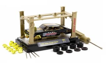 M2M-37000-67-C-DORE - 1966 Dodge Charger Gasser Schwarz-Gold Modellbausatz in Blisterverpackung
