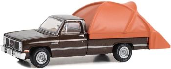 GREEN38050-D - 1986 GMC Sierra Classic 1500 in Braun aus der Serie „The Great Outdoors“ in Blisterverpackung