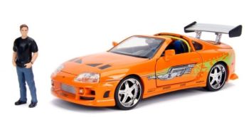 JAD30738 - Orange 1995 Toyota Supra mit FAST & FURIOUS Figur
