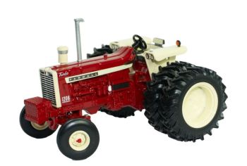 BRI43412 - IH FARMALL 1206 mit Zwillingsreifen hinten