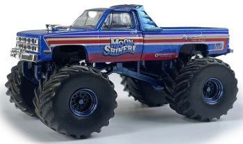 GREEN49160-A - GMC Sierra 2500 1982 Monster Truck – MOONSHINER aus der Serie KINGS OF CRUNCH in Blisterverpackung