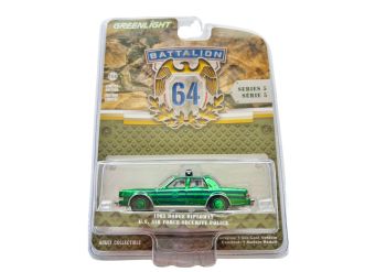 GREEN61050-E_VERT - DODGE Diplomat 1985 GRÜN U.S. Air Force Security Police aus der Serie BATAILLON 64 in Blisterverpackung