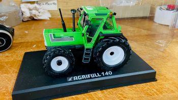 CW0157 - AGRIFULL 140 mit VREDESTEIN-Reifen