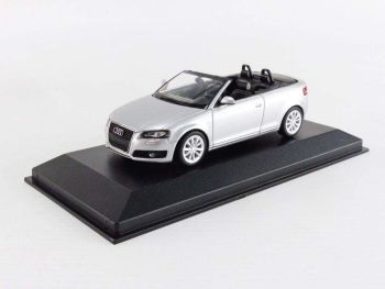 MXC940017130 - AUDI A3 Cabrio 2007 grau