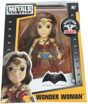 JAD97667 - DC Comics Figurine WONDER WOMAN mit kastanienbraunem Haar BATMAN vs SUPERMAN - 10 cm