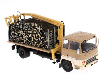 G111A036 - BERLIET GR 280 4x2 Holztransport mit Hydraulikkran (nicht funktionsfähig).