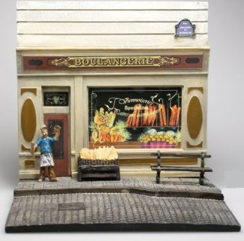 AKI0128 - Diorama Bäckereifassade mit Bürgersteig und Figur Größe H14 cm x B 15 cm x T14 cm