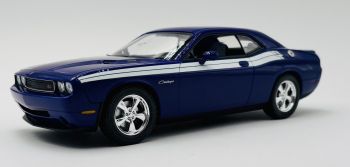 AMT697/12 - DODGE Challenger R/T 2010 violett