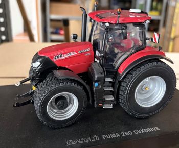 CW0315 - CASE IH 260 Puma CVX Drive avec pneus larges NOKIAN