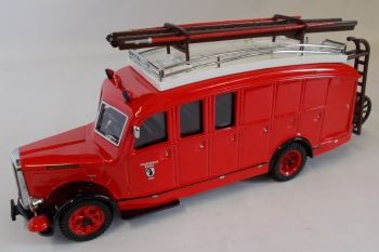 THO5321 - SAURER 3CT1D Deutsches Bullet-Feuerwehrauto mit Zubehör