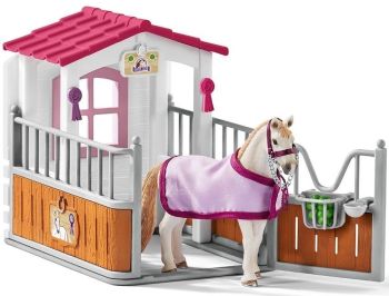 SHL42368 - Box mit Lusitano-Stute